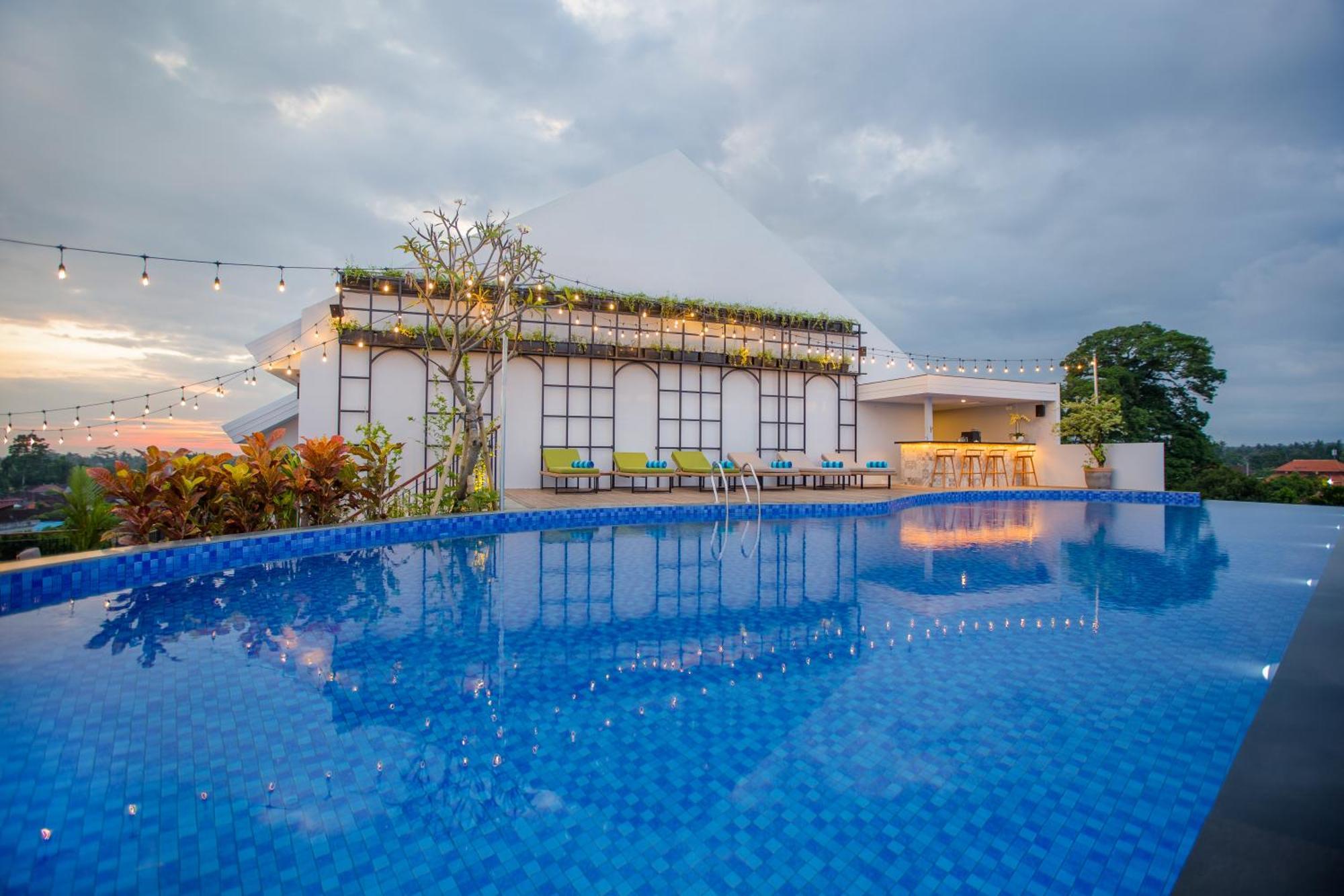 Rv Hotel Gianyar Ubud Extérieur photo